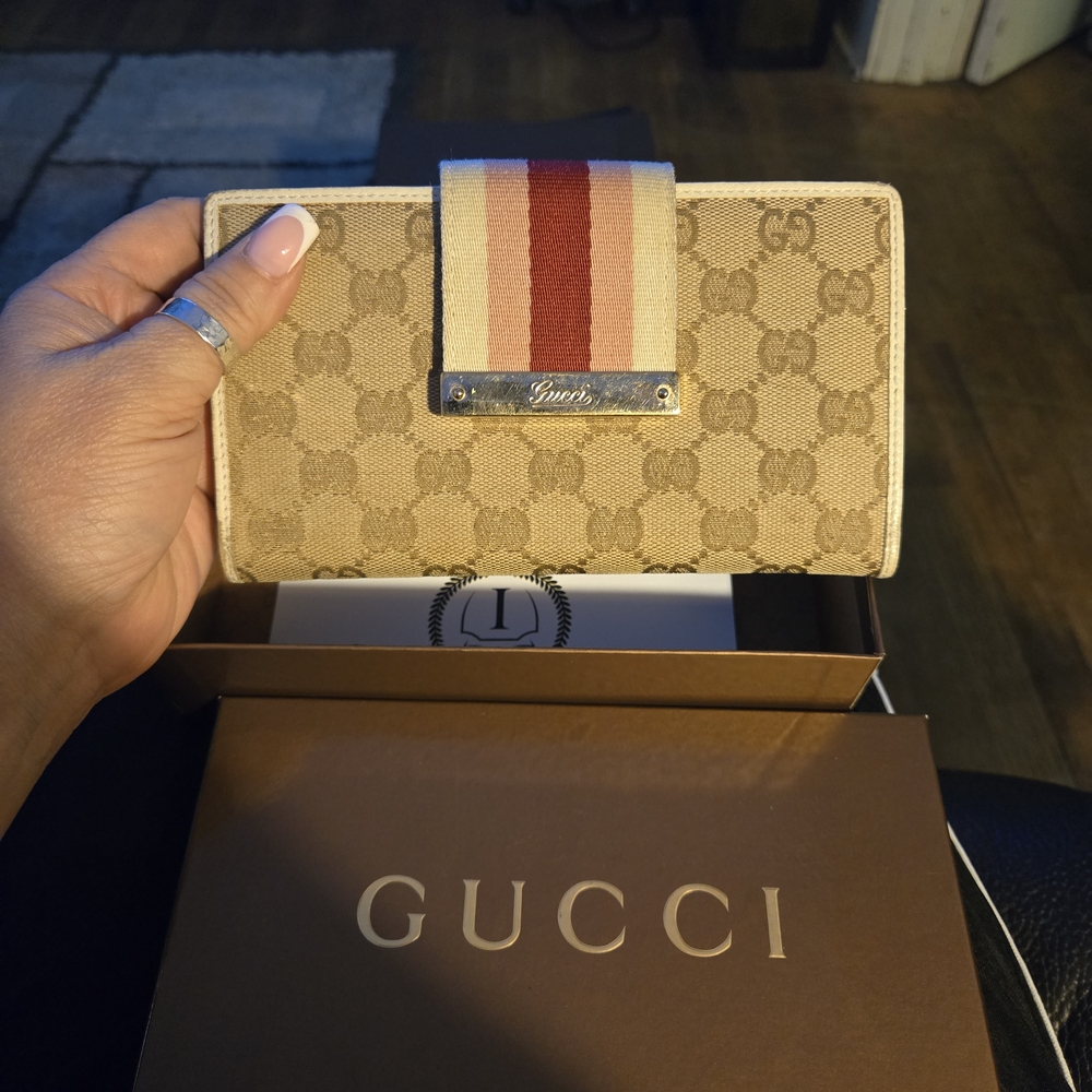 Gucci Tan and Red Wallet